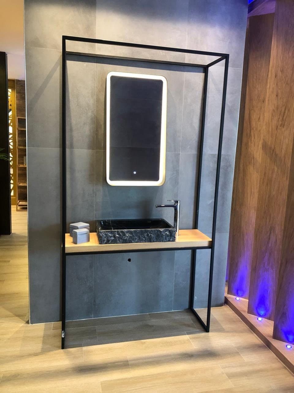 Aménagement intérieur de bureaux & commerces